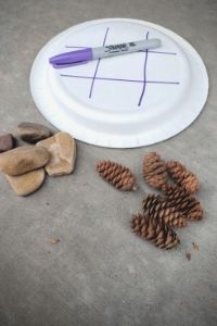 Pinecone Rock Tic Tac Toe For Kids | Frugal Fun Mom